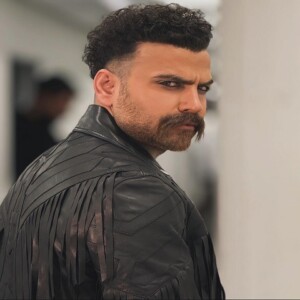 دانلود آهنگ معین زد مال من باش دانلود آهنگ معین زد مال من باش