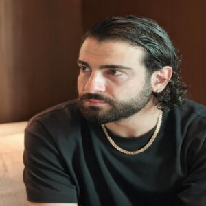 دانلود آهنگ صادق بی خوابی