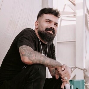 دانلود آهنگ فرهاد جهانگیری شاید