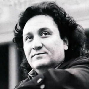 دانلود آهنگ مارتیک آهوی پر کرشمه اومد به پای چشمه